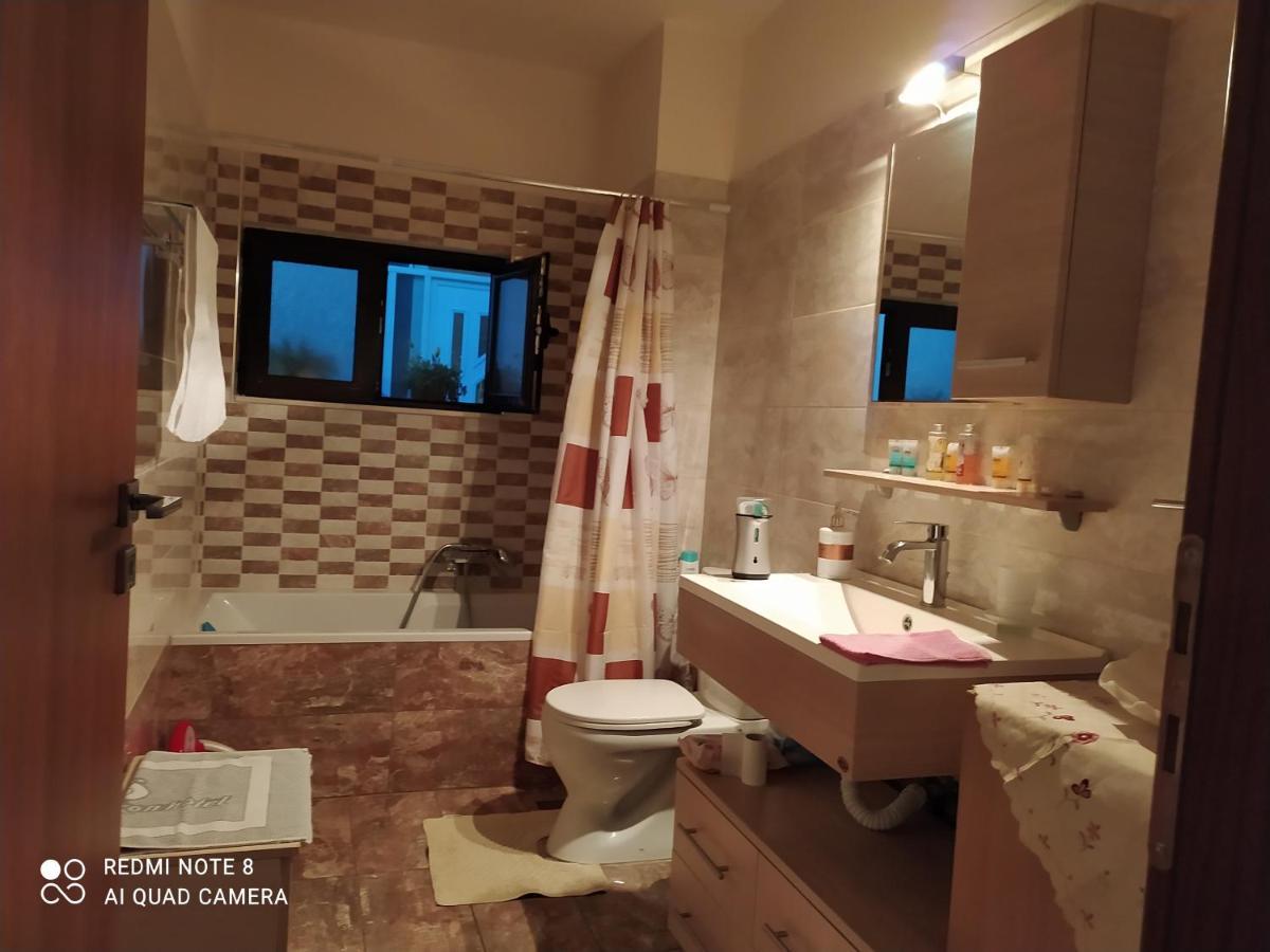 Giota's House Apartment *